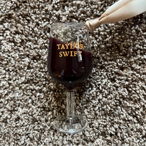 NEW Taylor Swift That Ain’t My Merlot Ornament - Picture 2 of 6